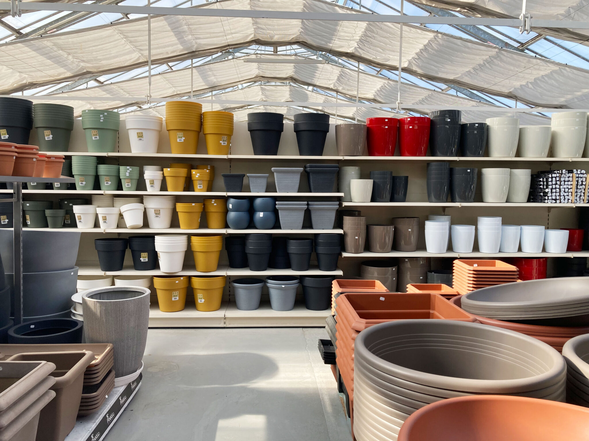 Pflanzgefäße & Blumentöpfe · Erstes Aachener Gartencenter