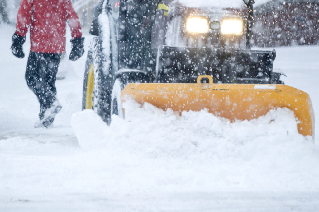 winterdienst schneepflug aachen